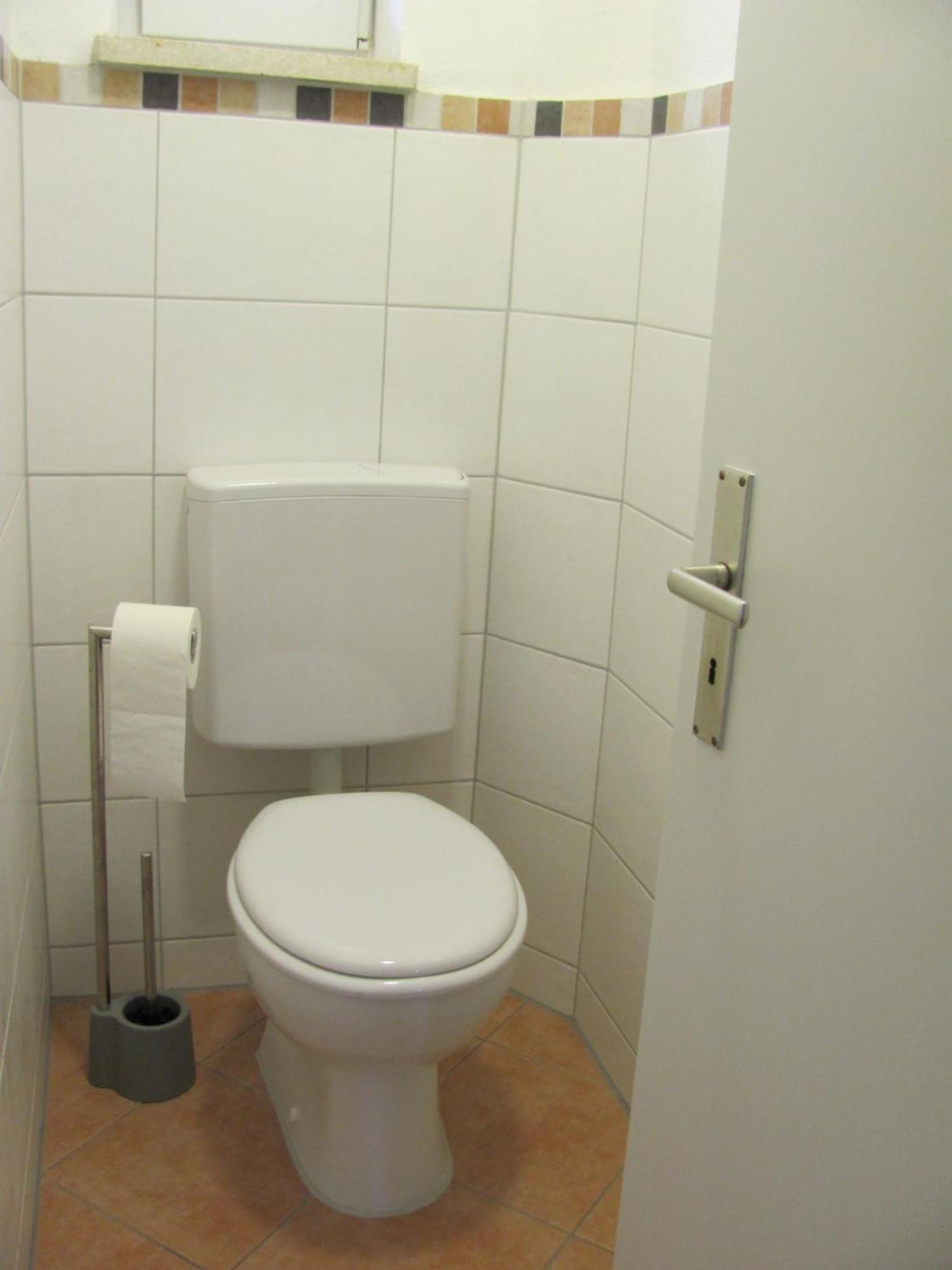 #3 Gemuetliches Ruhiges Zimmer Gartenblick, Gemeinschaftsbad W-Lan Airport Nah Gelegen Mit Late Night Check In Haus Nr 9,5 Trunkelsberg Exterior photo