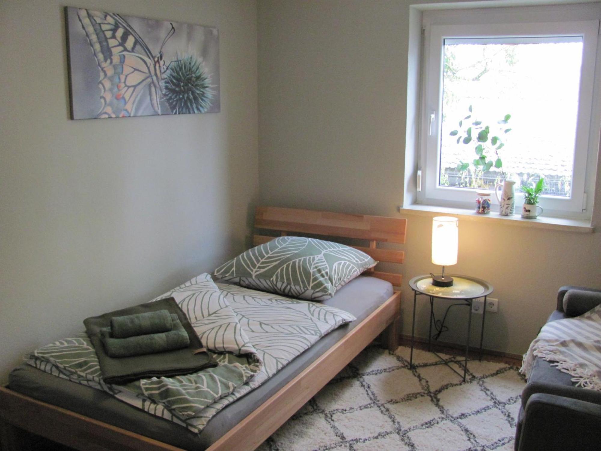 #3 Gemuetliches Ruhiges Zimmer Gartenblick, Gemeinschaftsbad W-Lan Airport Nah Gelegen Mit Late Night Check In Haus Nr 9,5 Trunkelsberg Exterior photo